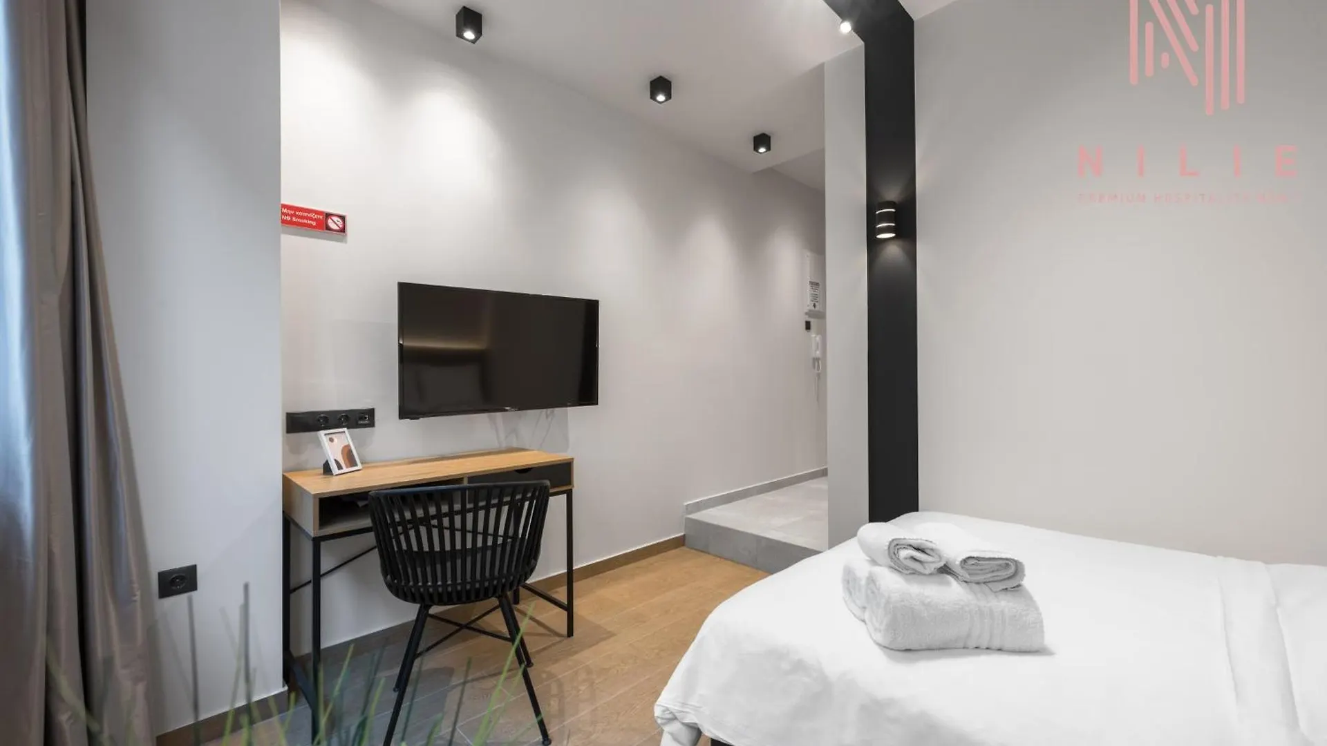Vellow Door, Nilie Hospitality Mgmt テッサロニキ 0*,