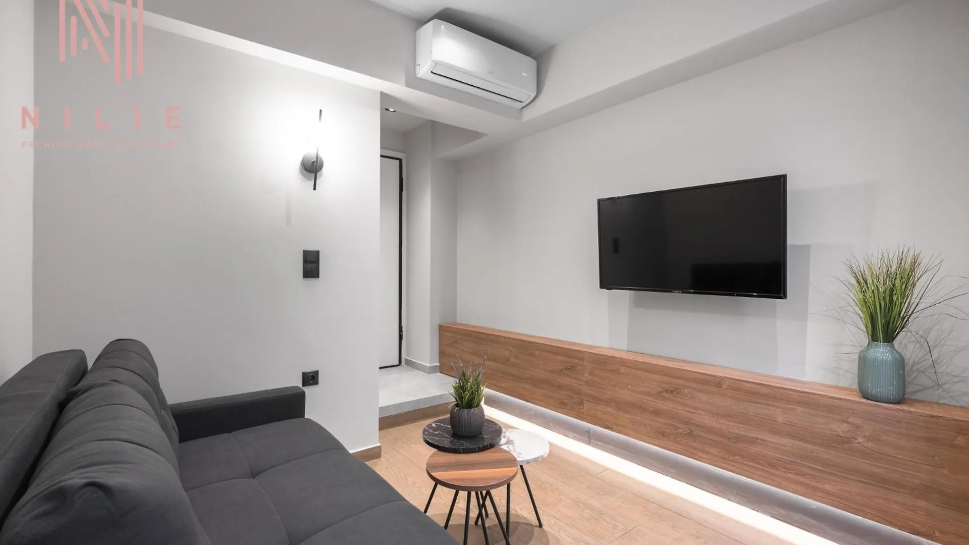 Vellow Door, Nilie Hospitality Mgmt テッサロニキ 0*,