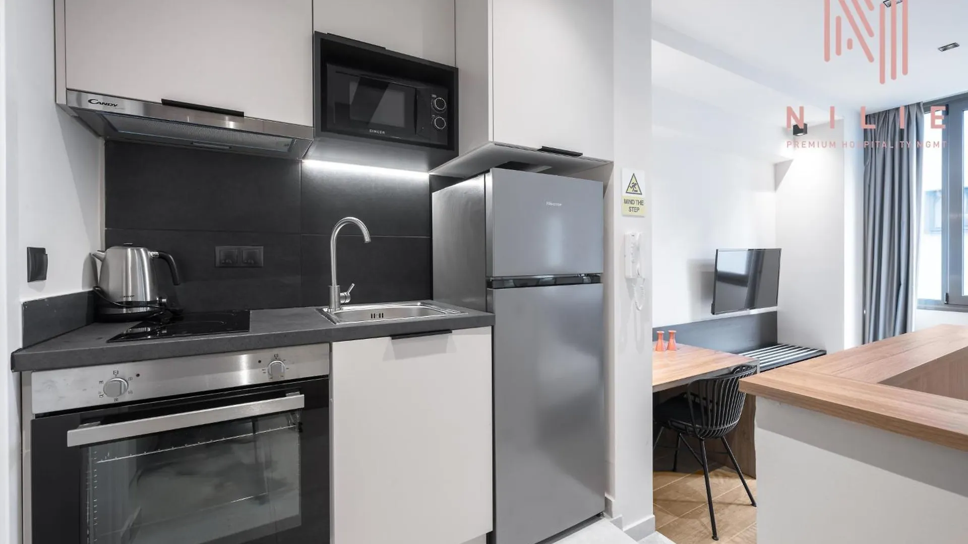 Vellow Door, Nilie Hospitality Mgmt Θεσσαλονίκη